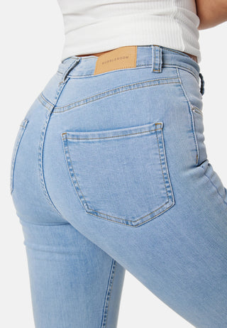 HIGH WAIST FLARED SUPERSTRETCH JEANS